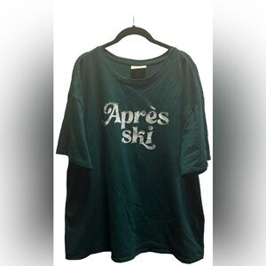 Universal Thread Emerald Green Crewneck Tee ‘Apres Ski’